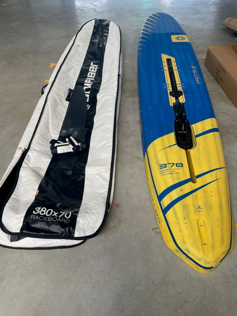 Raceboard Proteus II 378 Carbon Including Boardbag w/o Fin - SC - Delamination